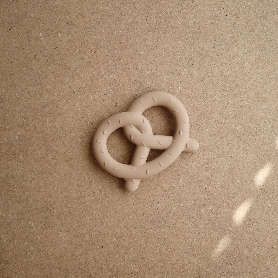 Mushie Teether Pretzel (Natural) - Mushie