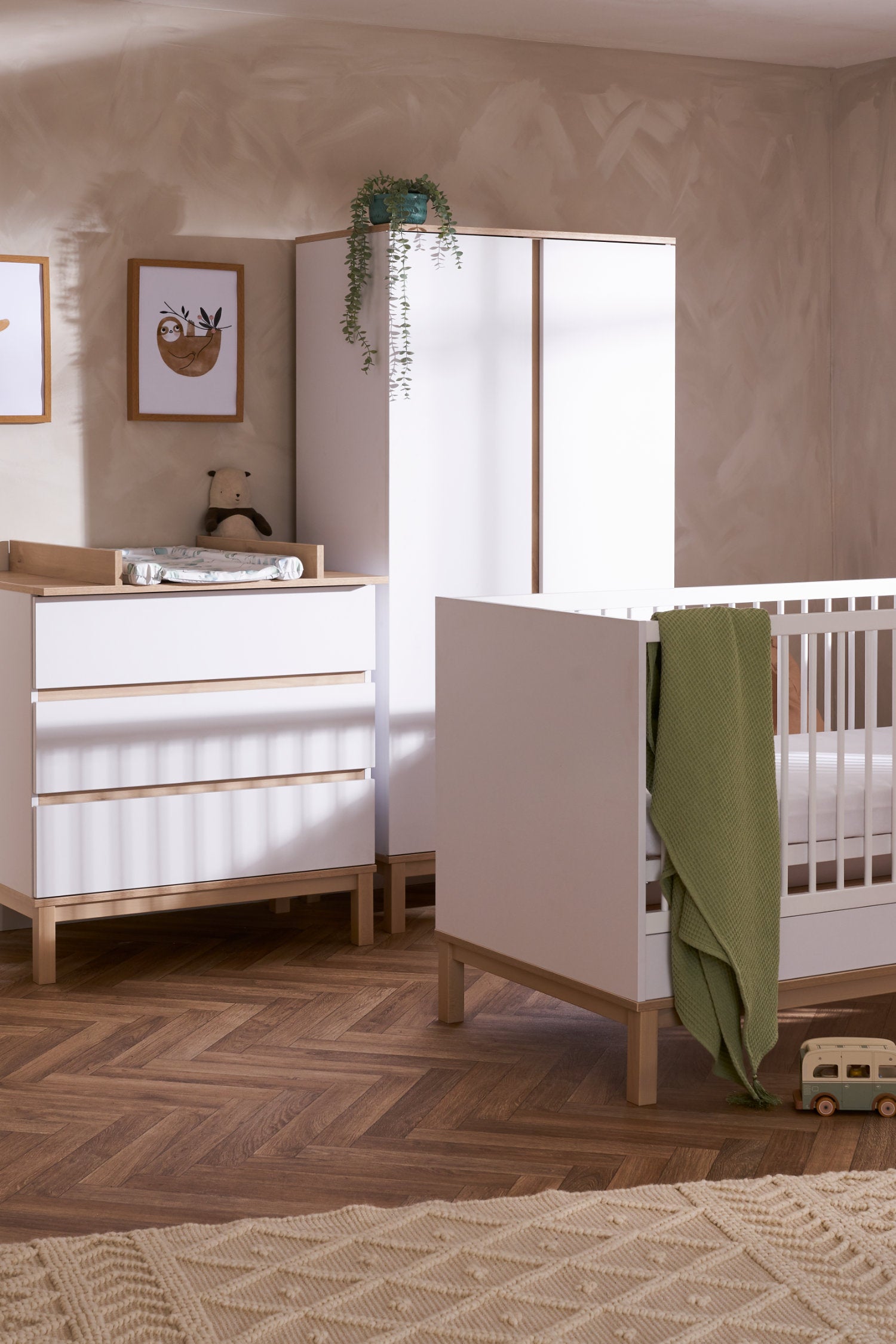 Astrid 3 Piece Room Set - White