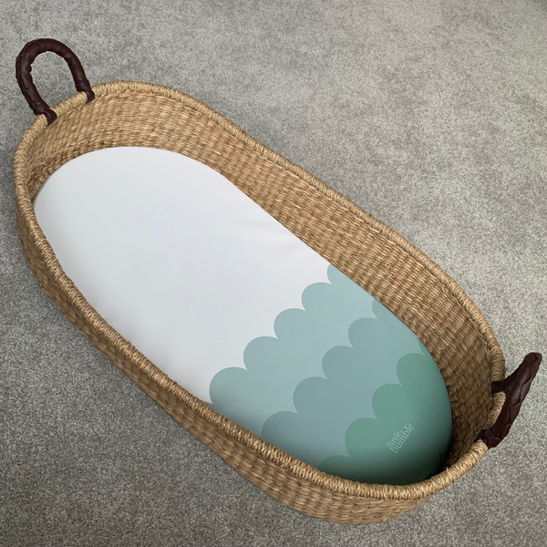 Seagrass Changing Basket with Basket Mat - Sage Scallop